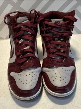 Nike High-Top Sneakers in Burgundy and Light Gray